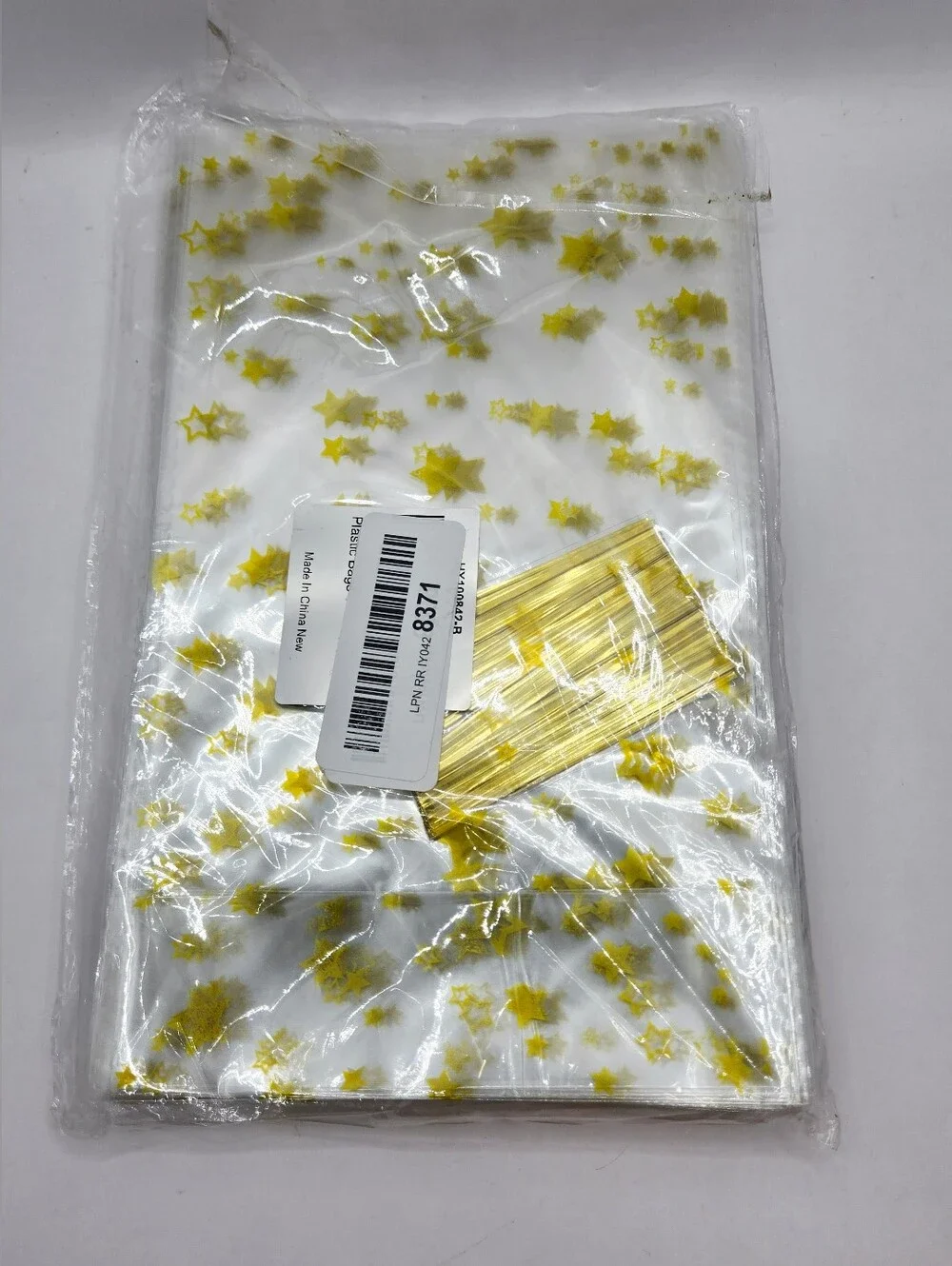Clear Cellophane Treat Bags with Gold Stars & Gold Twist Ties Ne